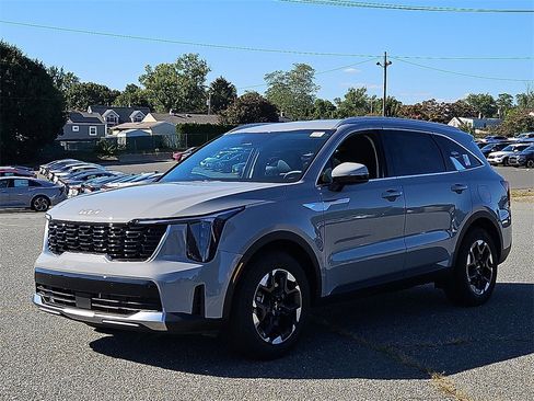 New 2026 Kia Sorento S image 3