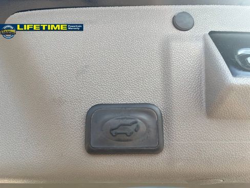 Used 2017 GMC Acadia Limited SLT image 8