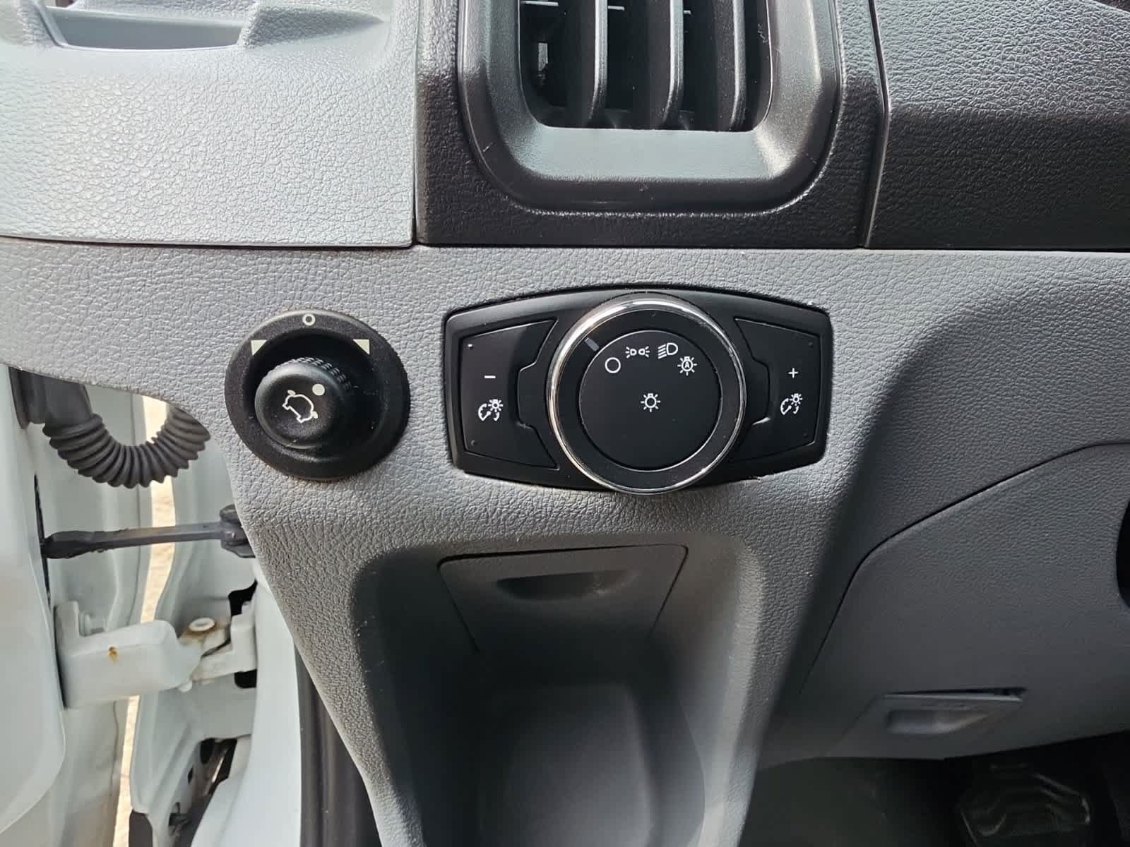 Used 2016 Ford Transit 150 XLT RWD image 22