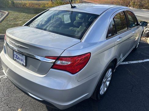 Used 2011 Chrysler 200 Touring image 23