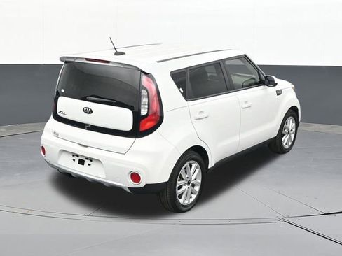 Used 2017 Kia Soul + image 57