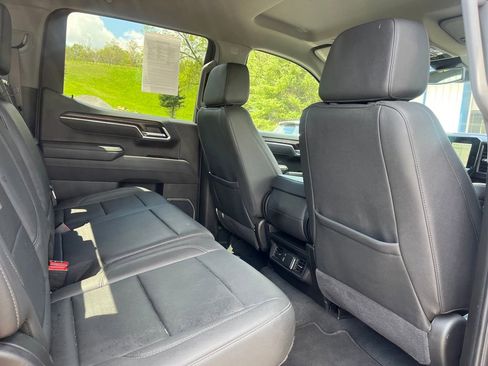 Used 2025 GMC Sierra 1500 SLT AWD/4WD image 35