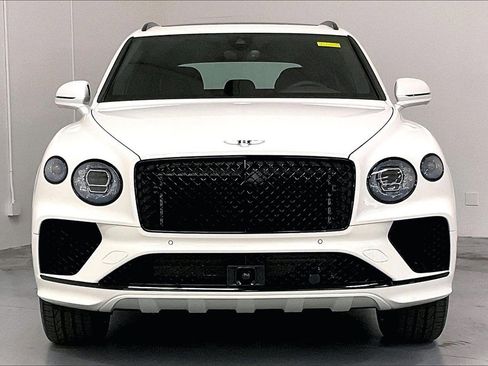 New 2025 Bentley Bentayga image 2