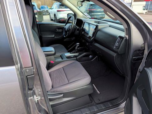 Used 2025 Nissan Frontier S image 12