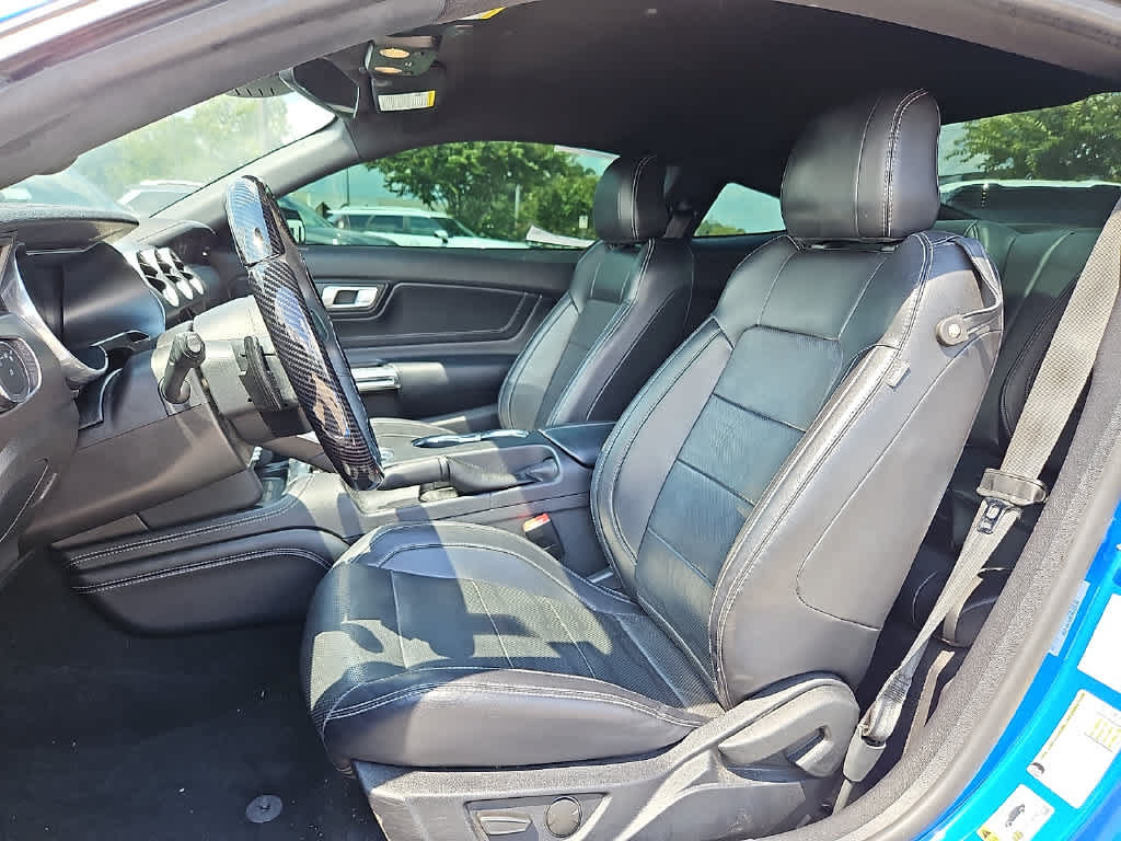 Used 2020 Ford Mustang GT Premium w/ Equipment Group 401A RWD image 3