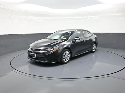 Used 2023 Toyota Corolla LE image 7