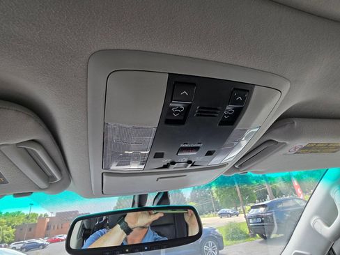 Used 2015 Lexus GX 460 w/ Premium Package image 23