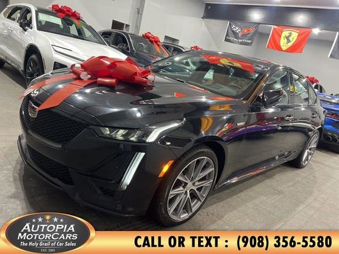 Used 2022 Cadillac CT5 V image 2