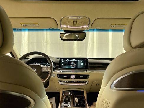 Used 2020 Kia K900 Luxury w/ VIP Package image 17