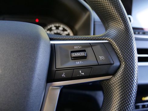 Used 2024 Mitsubishi Outlander ES image 15