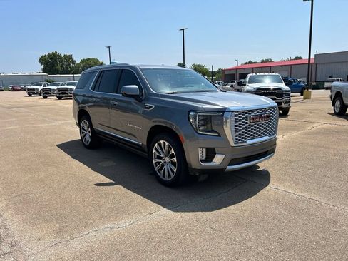 Used 2021 GMC Yukon Denali w/ Denali Premium Package AWD/4WD image 7