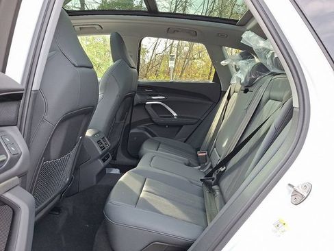 Used 2025 Audi Q5 Premium Plus w/ Premium Plus AWD/4WD image 6