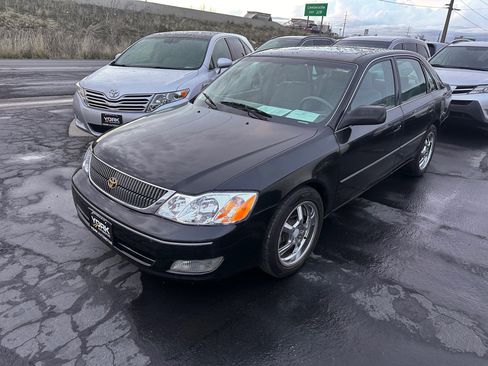 Used 2001 Toyota Avalon XLS image 2