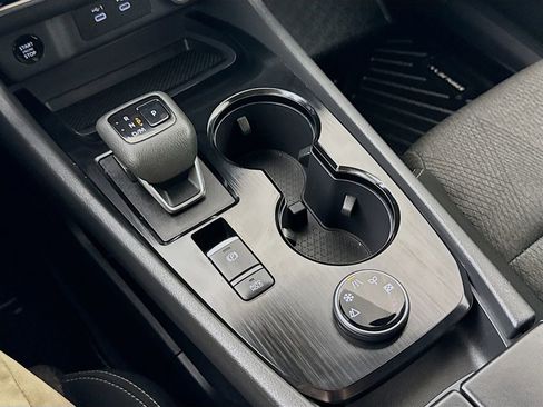 Used 2024 Nissan Rogue SV AWD/4WD image 19