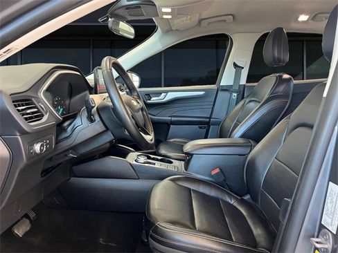 Certified 2022 Ford Escape SEL image 9