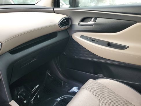 Used 2019 Hyundai Santa Fe SE image 25