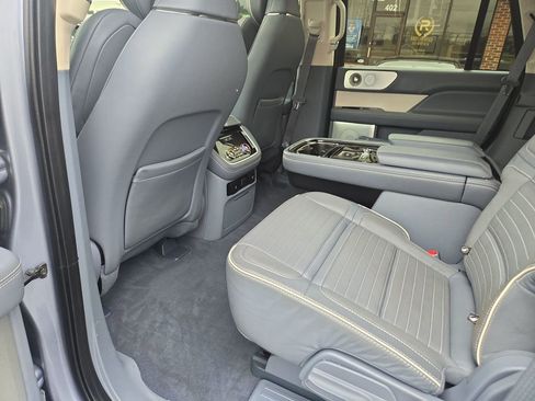 Used 2019 Lincoln Navigator Black Label AWD/4WD image 36