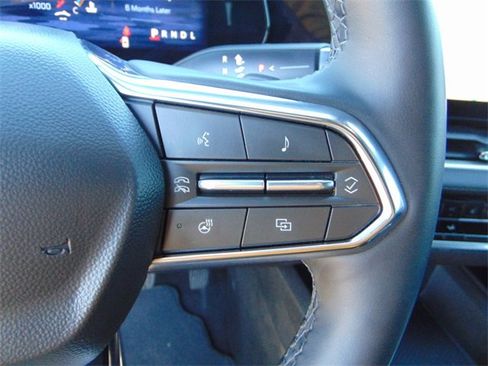 Used 2025 Chevrolet Equinox LT w/ Safety and Technology Package image 17