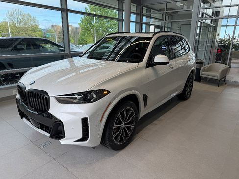 New 2026 BMW X5 xDrive40i AWD/4WD image 3