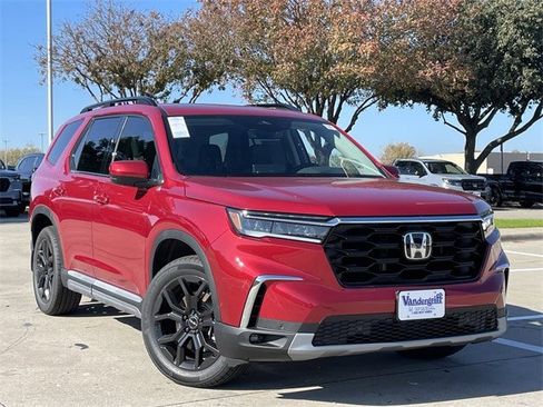 New 2025 Honda Pilot Touring image 2