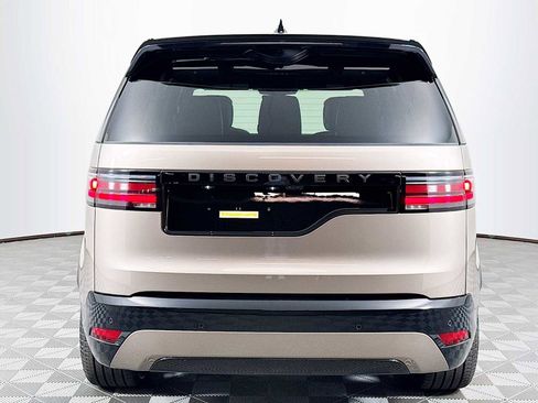 New 2025 Land Rover Discovery Dynamic SE image 6