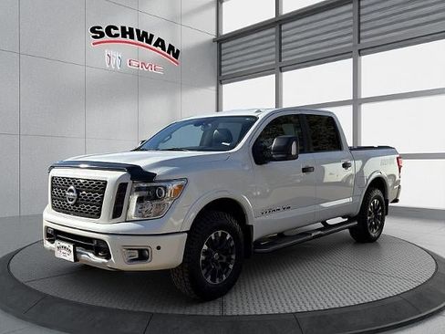 Used 2018 Nissan Titan PRO-4X image 8
