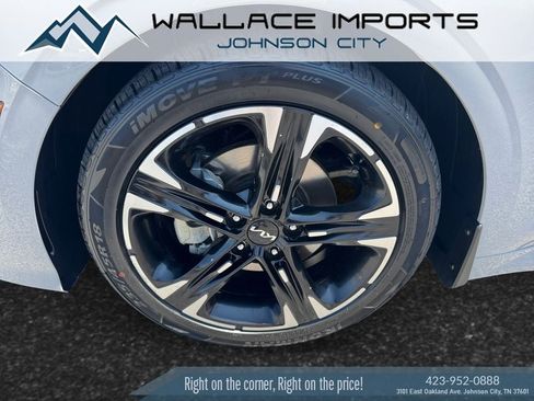 Used 2023 Kia K5 GT-Line AWD/4WD image 9