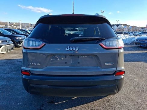 Certified 2019 Jeep Cherokee Latitude Plus w/ Comfort/Convenience Group image 8