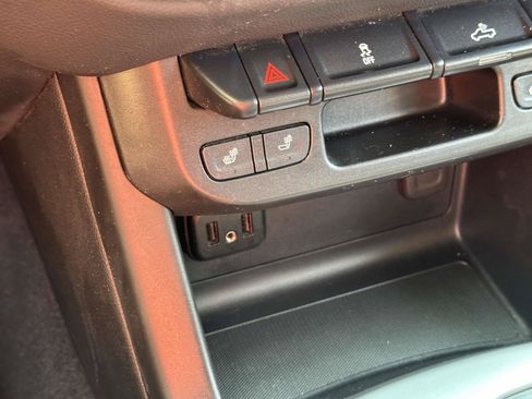 Certified 2020 Chevrolet Colorado LT w/ LT Convenience Package AWD/4WD image 28