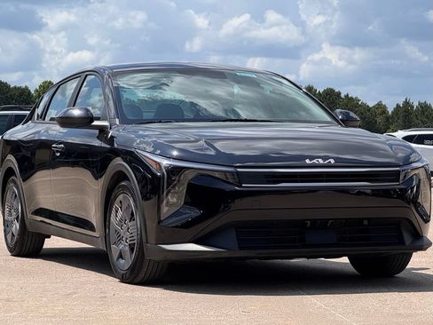 Used 2025 Kia K4 FWD image 7