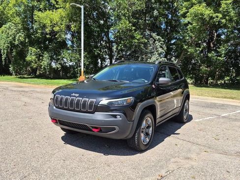 Used 2019 Jeep Cherokee Trailhawk w/ Comfort/Convenience Group AWD/4WD image 7