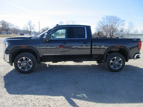 New 2026 GMC Sierra 2500 SLE w/ SLE Value Package; AWD/4WD image 10