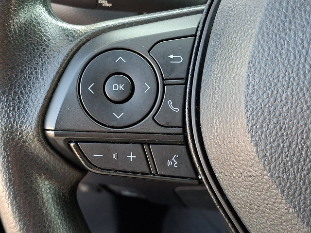Used 2025 Toyota RAV4 XLE FWD image 21