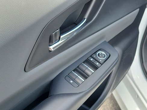 Used 2024 Toyota Prius XLE image 19