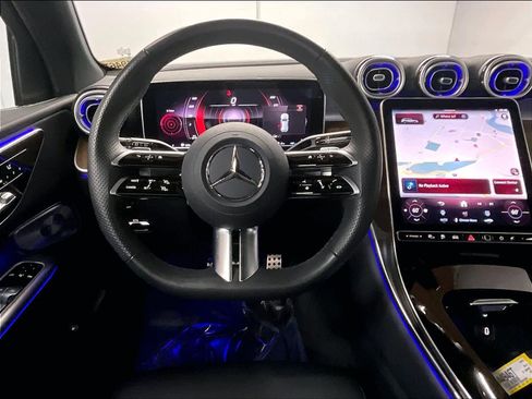 Used 2025 Mercedes-Benz GLC 350e 4MATIC image 7