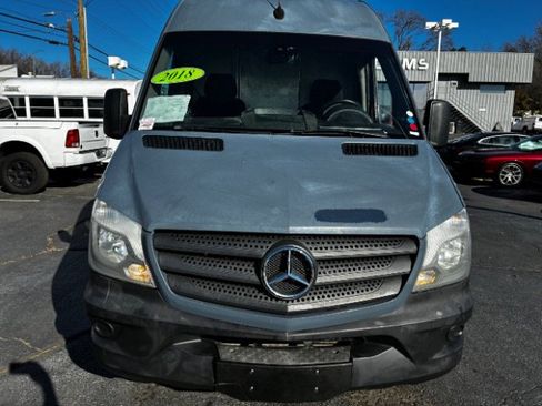 Used 2018 Mercedes-Benz Sprinter 2500 image 2