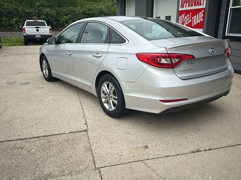 Used 2016 Hyundai Sonata SE FWD image 3
