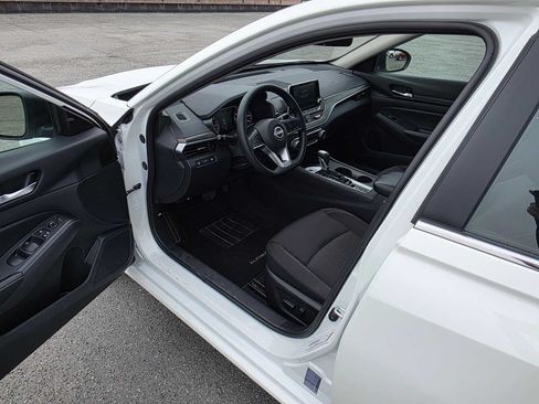 Used 2025 Nissan Altima 2.5 SV AWD/4WD image 19