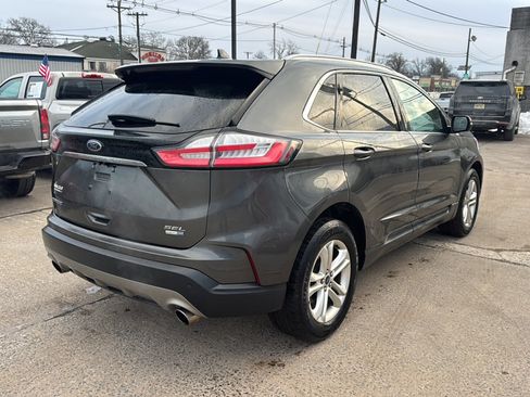 Used 2019 Ford Edge SEL w/ Equipment Group 201A image 4