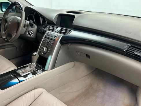 Used 2011 Acura RL image 23