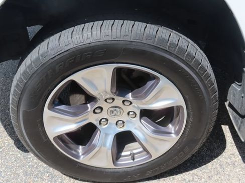Used 2024 RAM 1500 Laramie AWD/4WD image 19