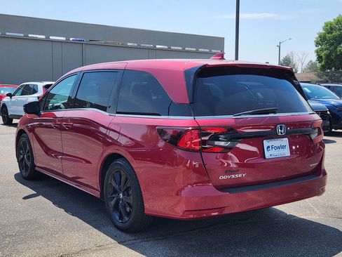 Used 2023 Honda Odyssey Sport image 7