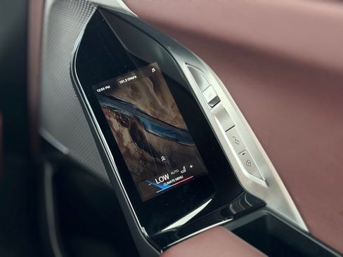 Used 2024 BMW 760i xDrive w/ Premium Package 2 image 49