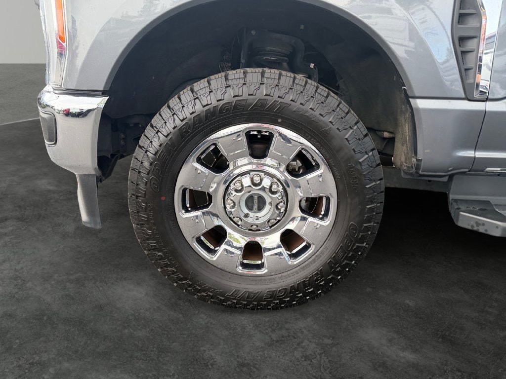 Used 2023 Ford F350 Lariat w/ Chrome Package AWD/4WD image 5