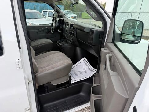 Used 2017 Chevrolet Express 3500 LT w/ LT Preferred Equipment Group image 8