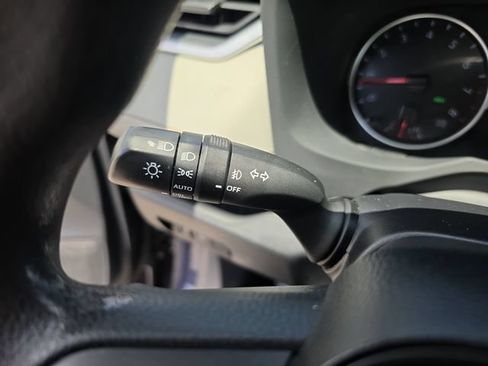 Used 2019 Toyota RAV4 XLE FWD image 23