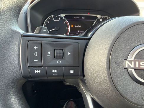 Used 2023 Nissan Rogue SV AWD/4WD image 12