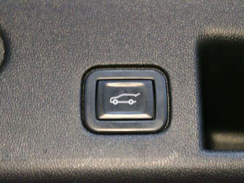 Used 2022 Chevrolet Equinox RS AWD/4WD image 18