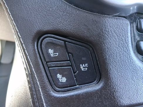 Used 2015 Chevrolet Tahoe LTZ AWD/4WD image 33