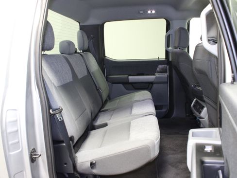 Used 2022 Ford F150 Lightning XLT AWD/4WD image 17